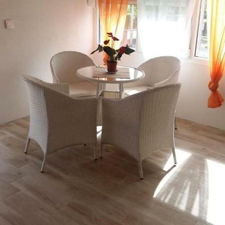 Macko, Apartmani Тиват Екстериор снимка